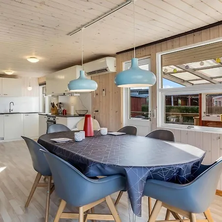 Nyaraló Ali - 500m From The Sea By Interhome Hejls